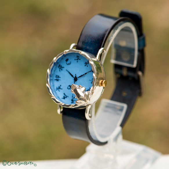 池をのぞく蛙腕時計MパステルブルーSiver 3枚目の画像