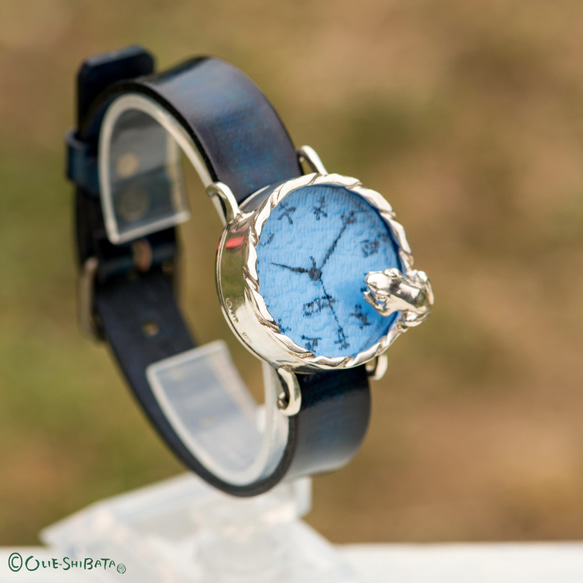 池をのぞく蛙腕時計MパステルブルーSiver 6枚目の画像
