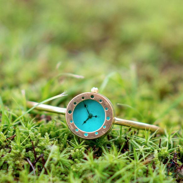 池のほとりのバングル型腕時計S青緑 1枚目の画像