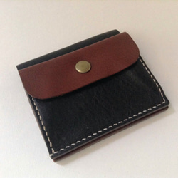ふたつ折りのお財布(ブラック×チョコ) 1枚目の画像