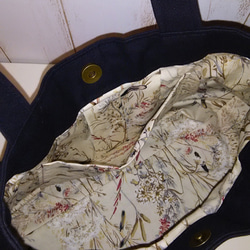 帆布のグラニートートバッグ&時計のチャーム付き 5枚目の画像