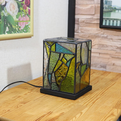 透明系のパターンガラスをミックスして作ったボックス型ランプ 8枚目の画像