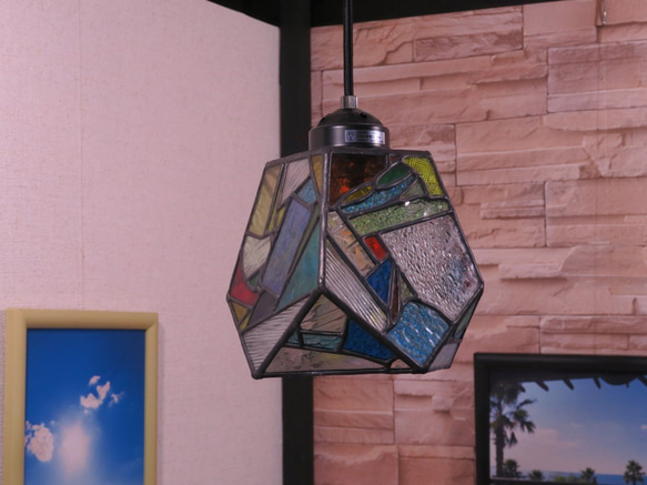 ミックスガラスのステンドグラスのペンダントランプ 4枚目の画像