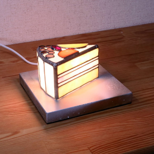 ステンドグラスのショートケーキ型ランプ スタンドライト