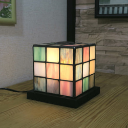 ステンドグラスのBOX型ランプ スタンドライト・テーブルランプ ヒロ