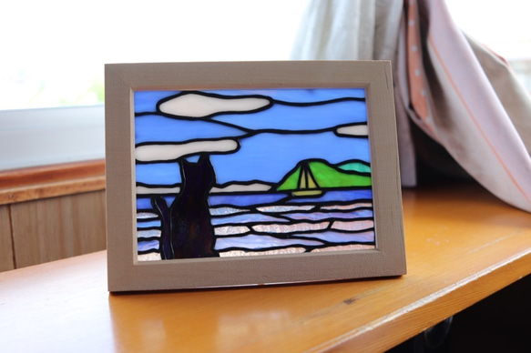 「窓辺の猫」ステンドグラスで作った可愛いミニパネルです。 3枚目の画像