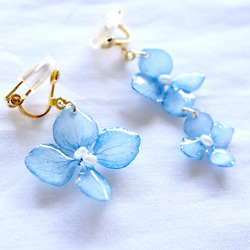 ❁﻿asymmetry hydrangea❁﻿﻿ ピアス 2枚目の画像