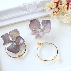 ❁アンティークカラー紫陽花と淡水パールの耳飾り﻿イヤリング❁﻿ 4枚目の画像