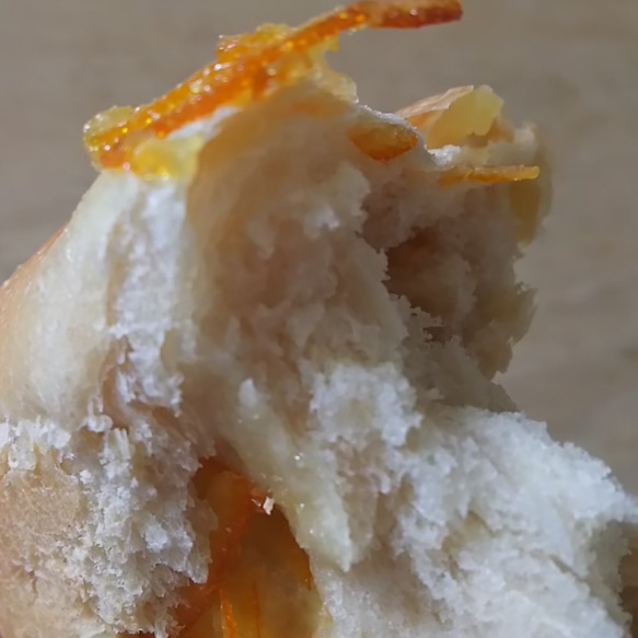 ×終売【玄米甘酒ミニ食パン】刻み生姜とオレンジピール 1枚目の画像