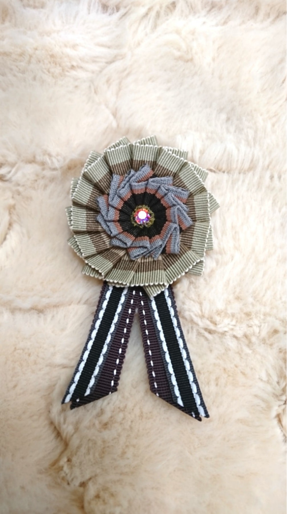 可愛いロゼットブローチ d ブローチ A.S.maman 通販 10602606｜Creema