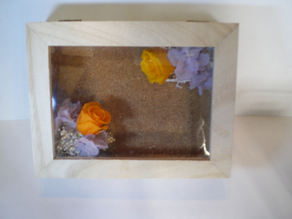 プリザーブド   箱の中の花 1枚目の画像