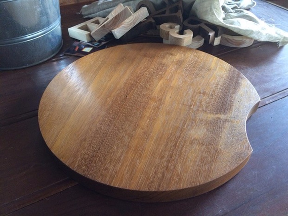 【天然無垢板】チーク材 Round cutting board 3枚目の画像