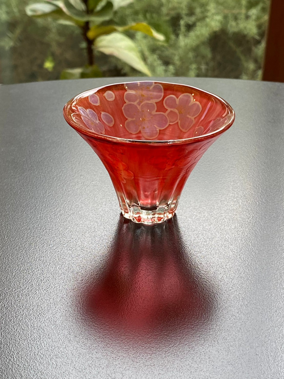 新作 縁起物【紅梅白梅 赤富士山】おちょこ・日本酒グラス｜両親贈呈品