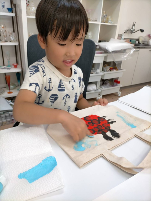 【知育教材】『夏休み！子供とおうちで作ろう』南フランスの色彩を指で描くトートバッグ付フィンガーペイントキット 9枚目の画像