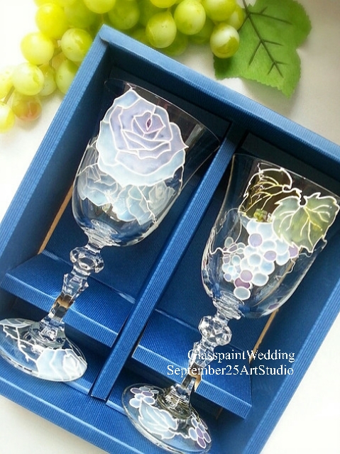 【母の日ギフト】信頼のブドウ＆愛情のバラペアワイングラス｜結婚祝い・両親プレゼント・両親贈呈品・還暦祝い・退職祝い 13,200円