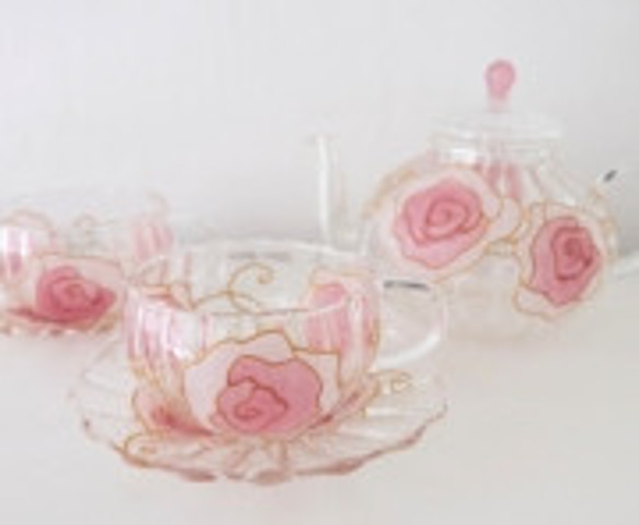 [預訂] [母親節禮物] 玫瑰花環茶壺和2個茶杯碟 | 喬遷禮物、60歲生日禮物、退休禮物、生日 第1張的照片