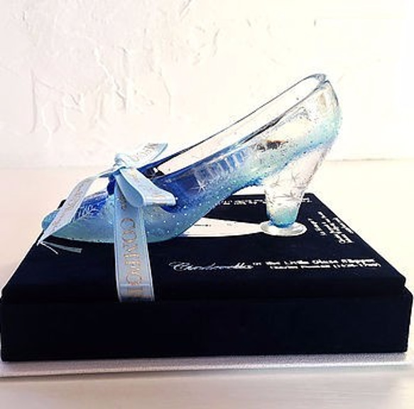 [Summer Wedding / Ring Pillow] somethingBLUE 玻璃鞋“帶有快樂魔法的玻璃鞋..... 第3張的照片