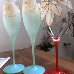 Creema Limited《母親節禮物》【白玫瑰】1個翡翠藍香檳酒杯|結婚禮物/父母禮物 第2張的照片