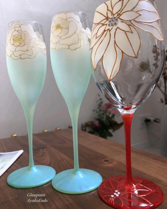 Creema Limited《母親節禮物》【白玫瑰】1個翡翠藍香檳酒杯|結婚禮物/父母禮物 第2張的照片