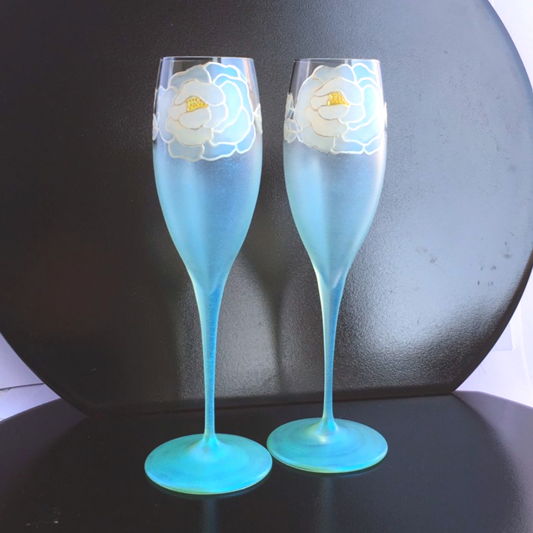 Creema限定《母の日ギフト》【ホワイトローズ】エメラルドブルーシャンパングラス1個｜結婚祝い・両親贈呈品