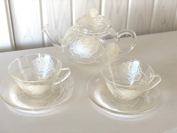 【母親節禮物】盛開的茶杯【白玫瑰】1個帶有玫瑰名字的茶杯和茶托 第3張的照片