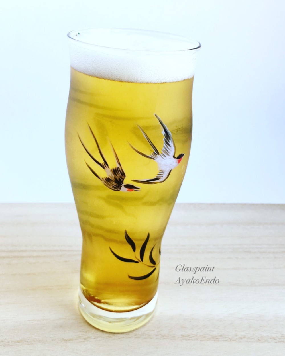 《名入れ父の日ギフト》幸運を呼ぶ鳥つばめ【燕と柳】ビアグラス・ビールグラス１個/ツバメ・両親贈呈品・結婚祝い・退職祝い