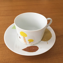 きのこ コーヒー・ティー兼用カップ＆ソーサー ☆ 白磁 レンジ可 昭和