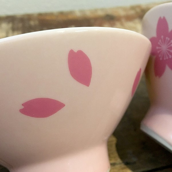 【限定SALE】桜咲く お茶碗 ★ さくら 113mm ベビーピンク 小ぶり 女性 キッズ向け 高台たかめ 3枚目の画像
