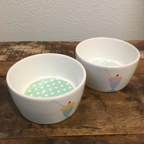 クリームソーダ 灰皿7つ、マグカップ3つ、コーム4つ、グラス3つ、入れ1つ クリームソーダ 灰皿7つ、マグカップ3つ、コーム4つ、グラス3つ、入れ1