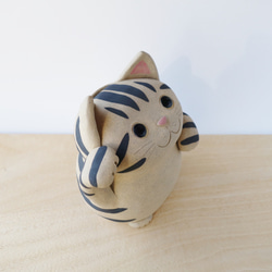 【ラッピング無料】猫に預貯金（招き猫・貯金箱・花器・置物） 3枚目の画像