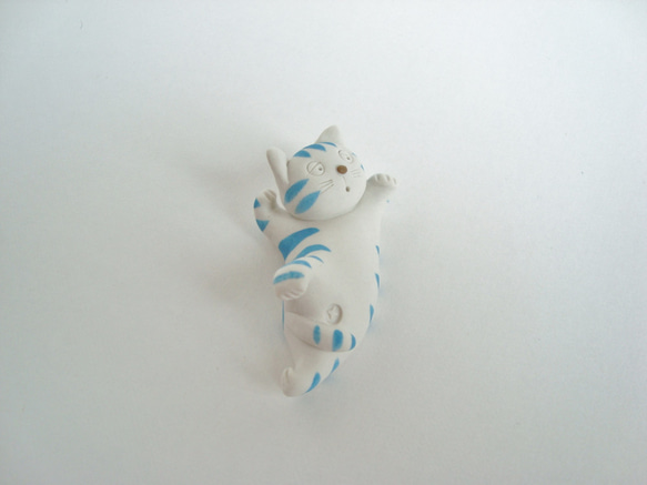 ねそべり猫(彩色焼き〆) 3枚目の画像