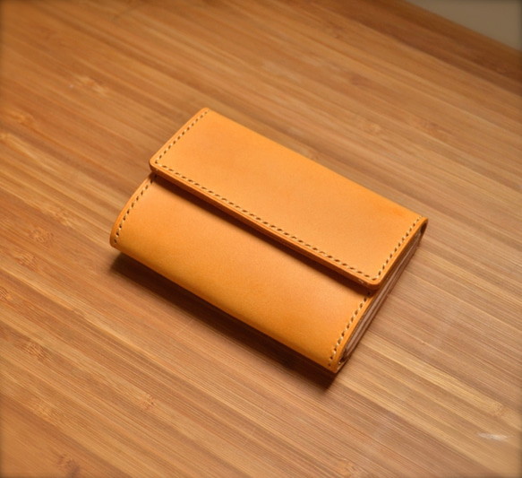 LOLOMA LEATHER COIN&PASS CASE【キャメルイエロー／受注製作】 2枚目の画像