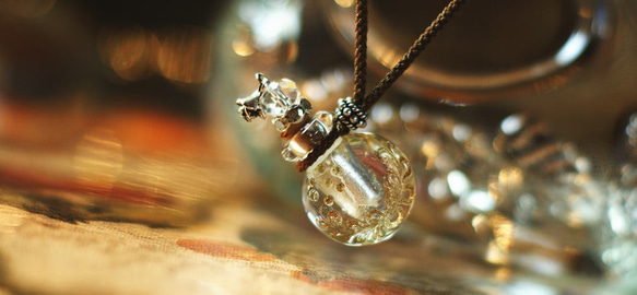 ラリック LALIQUE 香水瓶のペンダント