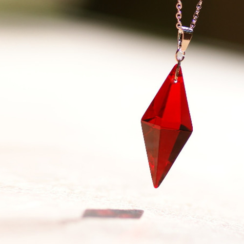 H型ペンダントネックレス 赤 Standard Dreamblue / レッド ☆ガラスの八面体 - 贈り物やご褒美に