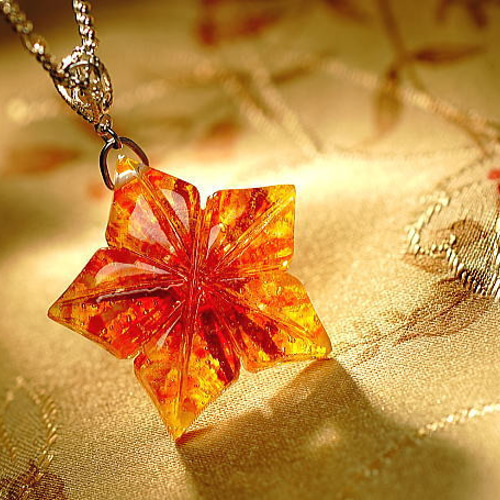 日輪の花 ネックレス・ペンダント ラフォルム ガラスジュエリー 通販