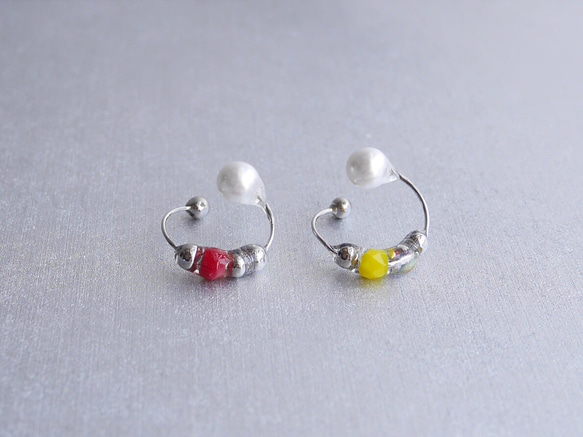 【軽量♪落ちないイヤーカフ】metal hoop earcuff ／red yellow フープイヤーカフ 2枚目の画像