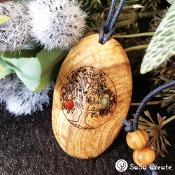 聖なる香木・パロサントと天然石の 生命の樹（ツリーオブライフ）モチーフ ペンダント 1枚目の画像