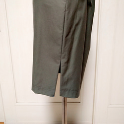 (値下げ商品)   カーキ色のハイウエストタイトスカート 4枚目の画像