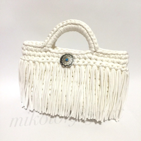 再販×3、フリンジバッグ、オフホワイトSサイズ☆ズパゲッティ  