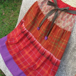 ティアードスカート・レッド（インドとインドネシアの布）・シンガポールから送料無料 1枚目の画像