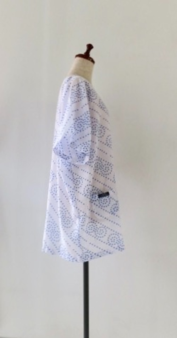 夏・大人かわいい・ふんわりチュニック・コサージュ付（インド布）・シンガポールからの送料込価格 4枚目の画像