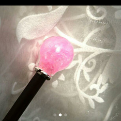 桜水晶風ガラス玉かんざし 3枚目の画像