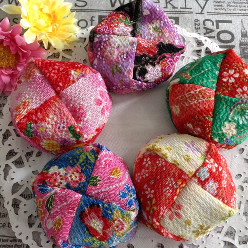 虹 着物リメイク数珠玉お手玉巾着袋 リハビリ 和小物 おもちゃ 指遊び