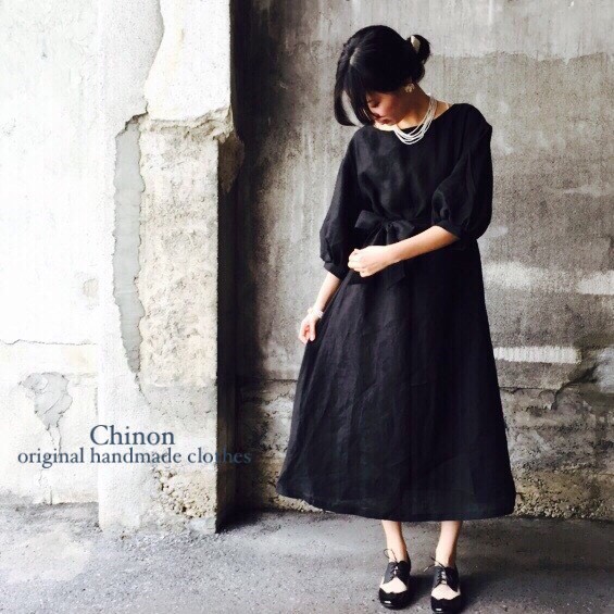 ブラックリネンバルーン袖ワンピース