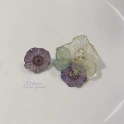 アシンメトリーお花のイヤリング 3枚目の画像