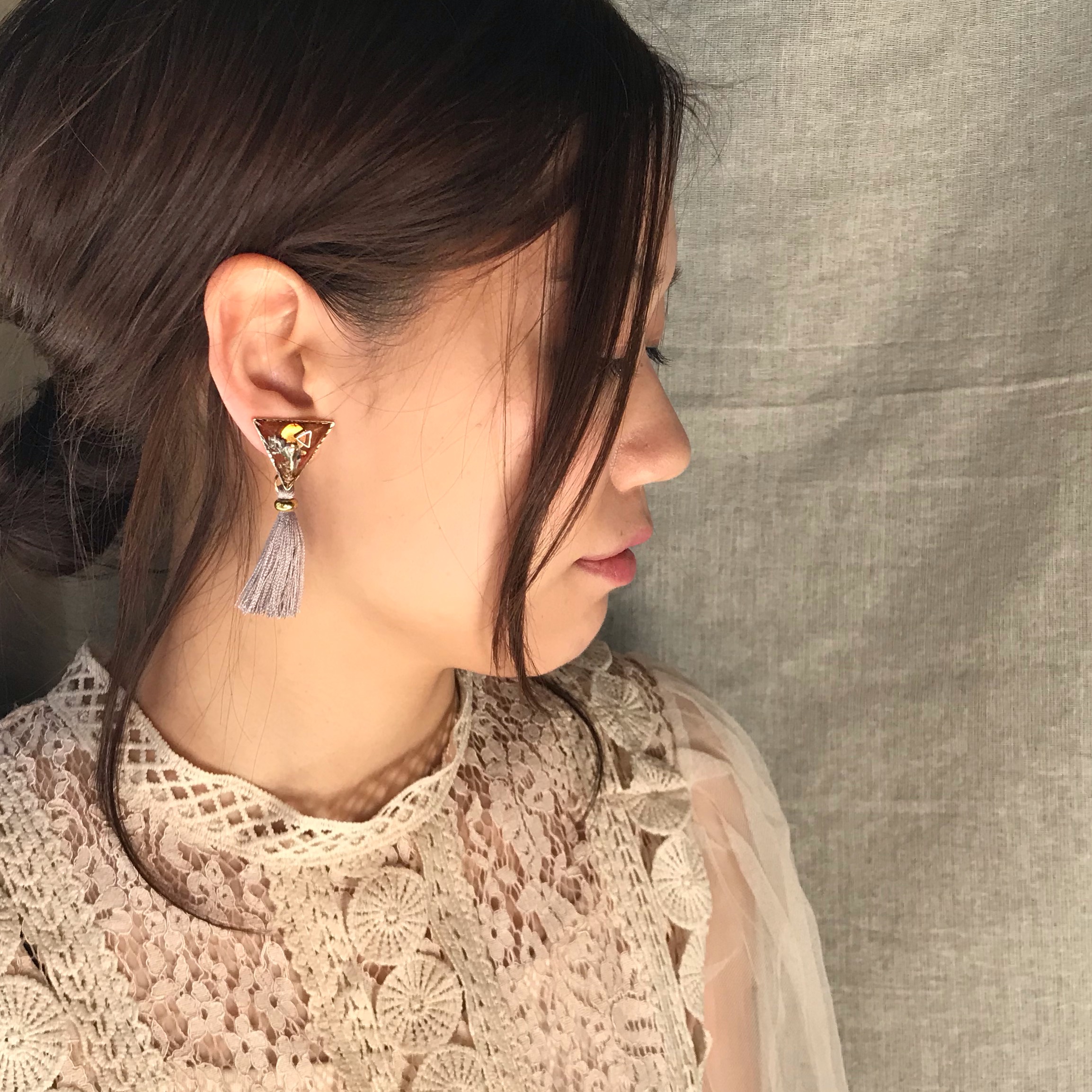 お花を閉じ込めたシルクタッセルイヤリング