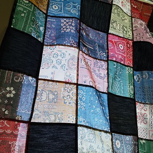 ランダムパッチワークカーテン ヴィンテージ風バンダナ柄&インディゴ