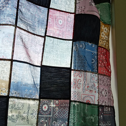 ランダムパッチワークカーテン ヴィンテージ風バンダナ柄&インディゴ