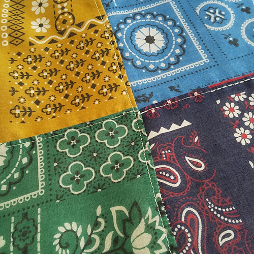 ランダムパッチワークカーテン ヴィンテージ風バンダナ柄&インディゴ