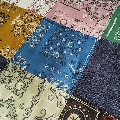 ランダムパッチワークカーテン ヴィンテージ風バンダナ柄&インディゴ